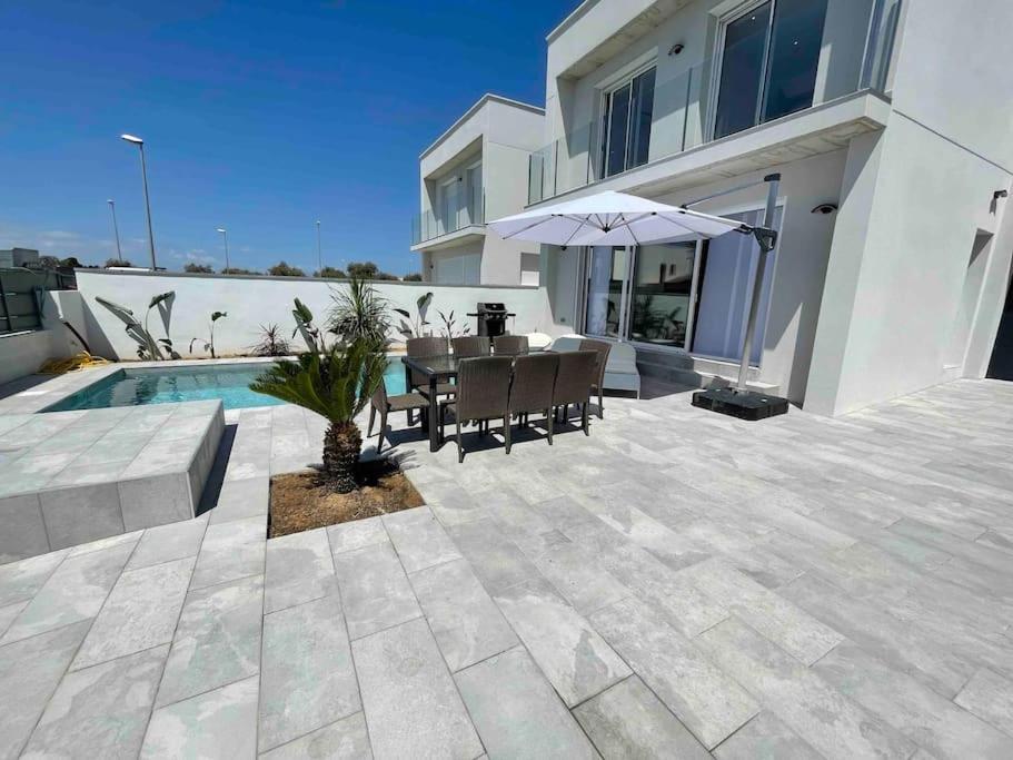 Belle Villa Contemporaine Piscine Privee Empuriabrava Bagian luar foto